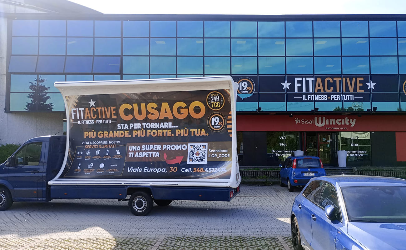 Camion vela pubblicitari CST per ActivFit a Cusago (MI) e a Bologna