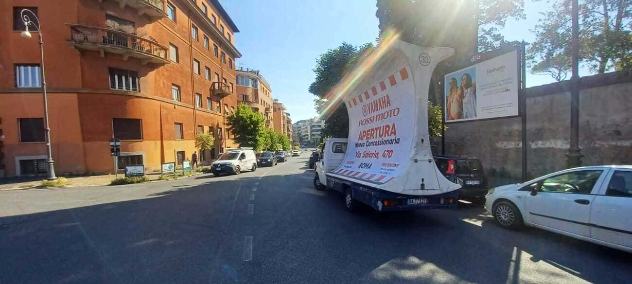 Vele mobili pubblicitarie a Roma Nord per Rossi Moto | CST Pubblicità