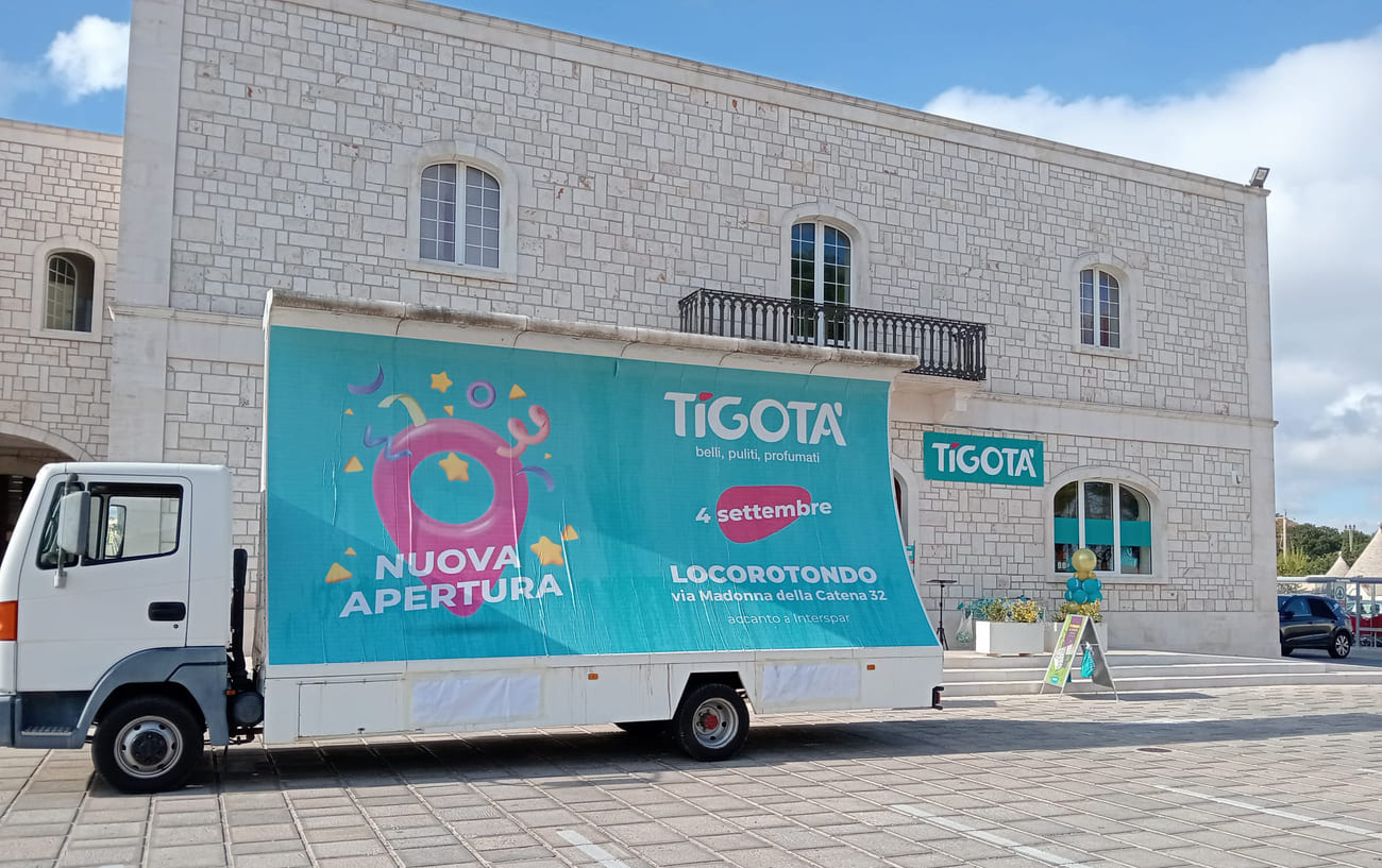 Vele mobili pubblicitarie di CST Pubblicità a LOCOROTONDO per TIGOTÀ