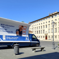 Il WiFi ultraveloce di TIM arriva a Fiesole annunciato dalle vele mobili di CST Pubblicità
