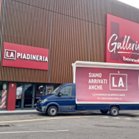 Vele mobili pubblicitarie a Cantù per l’apertura de La Piadineria