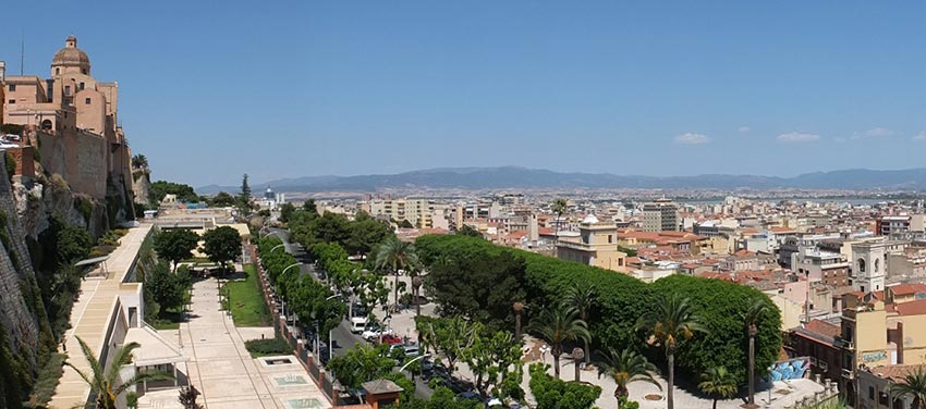 volantinaggio in Sardegna a Cagliari