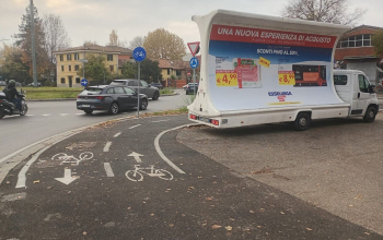 Vele mobili CST a Bologna per ESSELUNGA (1)