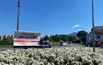 Camion-vela-pubblicitari-CST-per-supertore-CONAD-a-Madonna-dell'acqua (13)