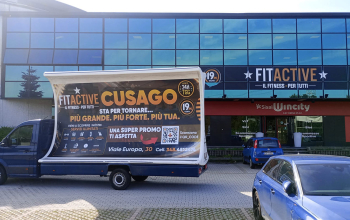Camion vela pubblicitari CST per  FitActive a CUSAGO (MI)