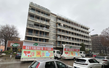 Vele movili pubblicitarie CST per PAM a Bologna Corticella