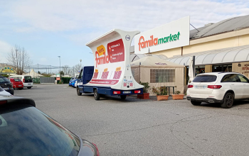 vele-mobili-pubblicitarie-CST-in-centro-italia-a-PALAIA -per-FAMILA-A&O