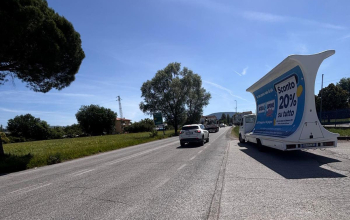 Vele mobili pubblicitarie CST a MAGIONE per Acqua e Sapone (2)